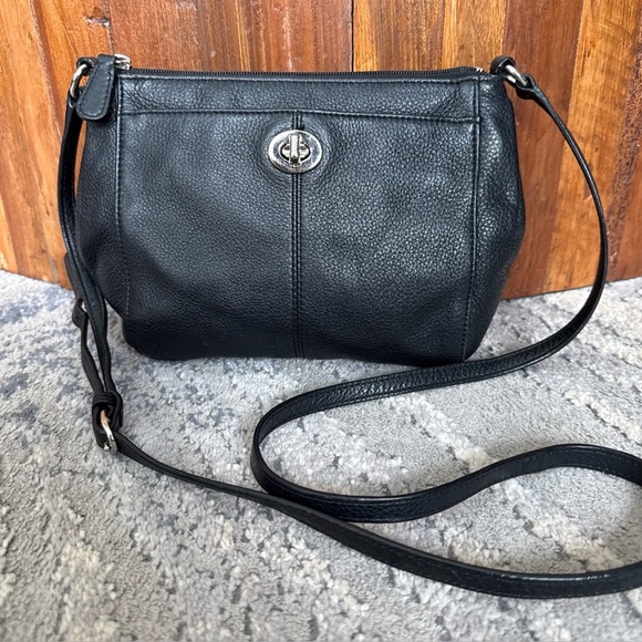 COACH Park Swingpack Purse Black Pebbled Leather Crossbody Turn Lock F - Picture 1 of 12